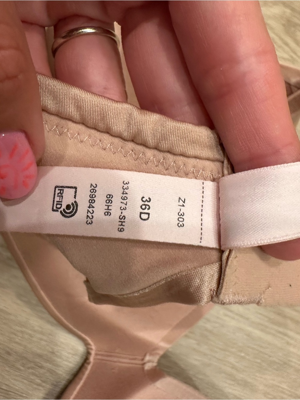Victoria's Secret Smooth Nude Pink Push Up Bra - Picture 6 of 6
